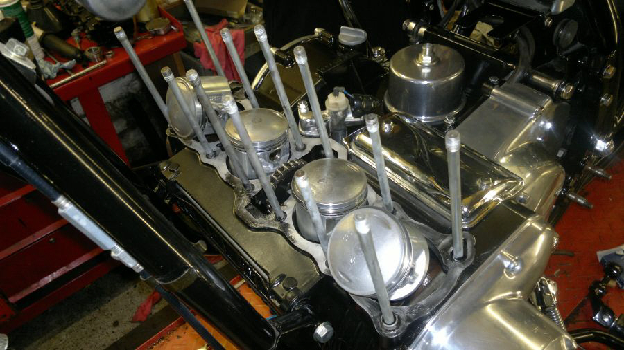 1973 Kawasaki Z1 engine being re-built 2014